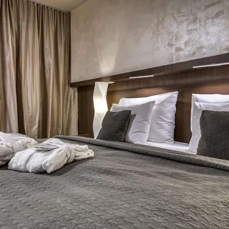 Volcano Hotell 4*
