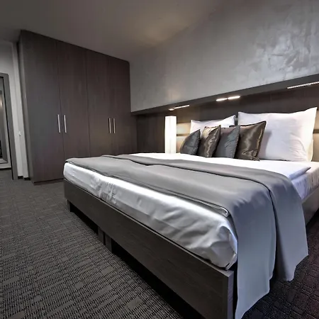 Volcano Hotel 4*